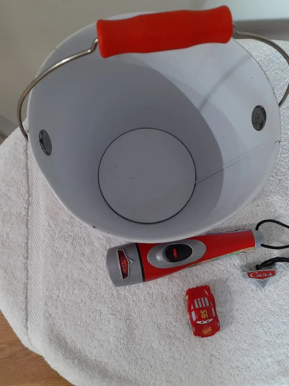 Disney Cars Movie: Flashlight, Metal bucket, Lightning McQueen mini car